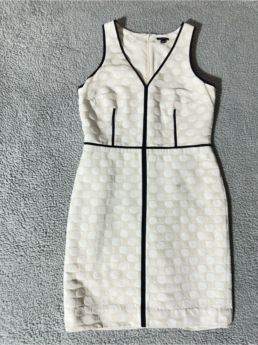 Ann Taylor Textured Polka Dot Sheath Dress White Black Women’s Size 8